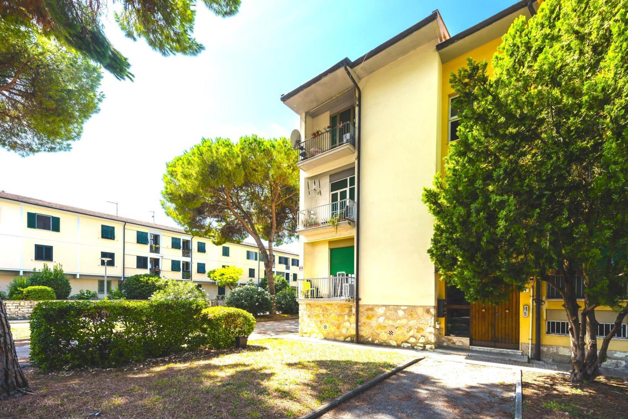 Hostly-Ai Due Passi Apartment Pisa Exterior photo